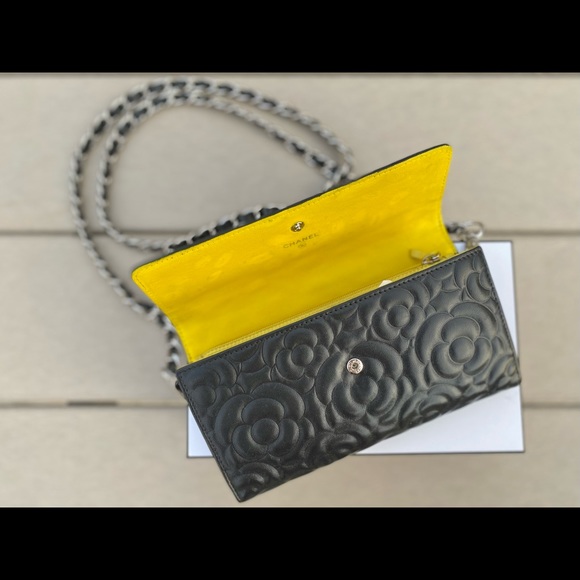COPY - Auth CHANEL Black Camellia Bifold Wallet - Picture 7 of 12